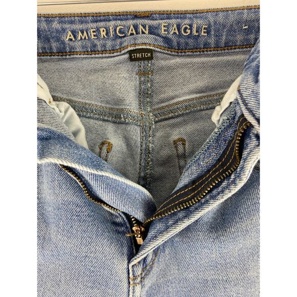 American Eagle stretch light wash denim boyfriend jeans size 24x25 (1127) - Picture 6 of 11